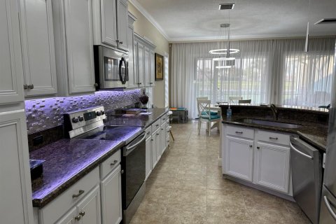 Villa ou maison à vendre à West Palm Beach, Floride: 2 chambres, 193.7 m2 № 2288819 - photo 6