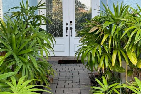 Villa ou maison à vendre à West Palm Beach, Floride: 2 chambres, 193.7 m2 № 2288819 - photo 3