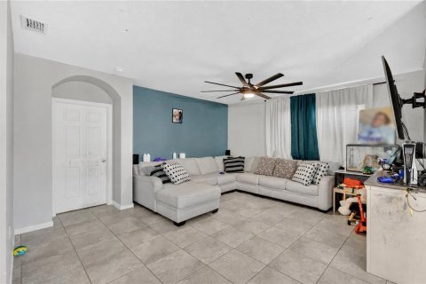 Villa ou maison à vendre à Palm Bay, Floride: 4 chambres, 170.01 m2 № 2098966 - photo 4