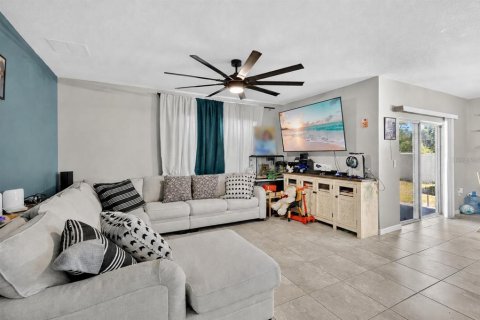 Villa ou maison à vendre à Palm Bay, Floride: 4 chambres, 170.01 m2 № 2098966 - photo 3