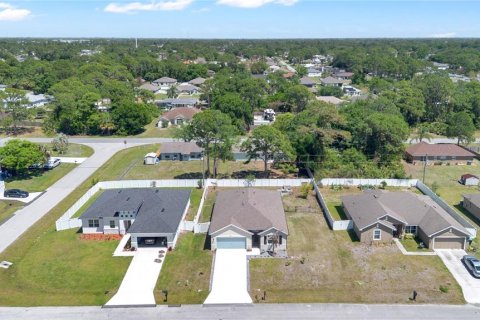 Villa ou maison à vendre à Palm Bay, Floride: 4 chambres, 170.01 m2 № 2098966 - photo 21
