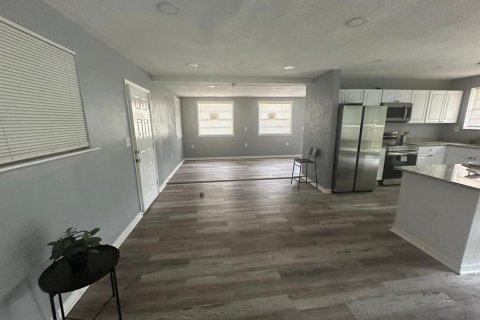 House in Jacksonville, Florida 3 bedrooms, 125.42 sq.m. № 2391528 - photo 14