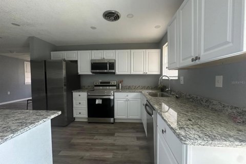 House in Jacksonville, Florida 3 bedrooms, 125.42 sq.m. № 2391528 - photo 16