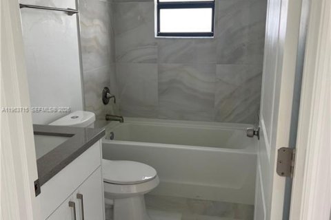 Снять в аренду виллу или дом в Лихай-Эйкерс, Флорида 3 спальни, 111.48м2, № 2025644 - фото 14