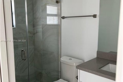 Снять в аренду виллу или дом в Лихай-Эйкерс, Флорида 3 спальни, 111.48м2, № 2025644 - фото 9