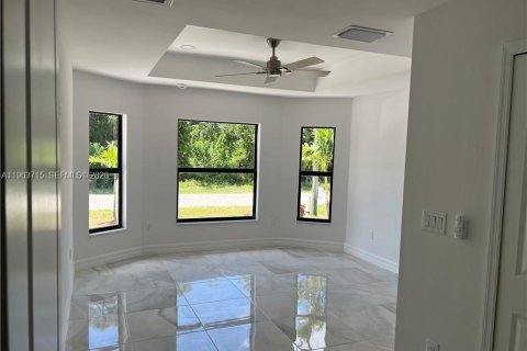 Снять в аренду виллу или дом в Лихай-Эйкерс, Флорида 3 спальни, 111.48м2, № 2025644 - фото 7