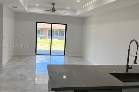 Снять в аренду виллу или дом в Лихай-Эйкерс, Флорида 3 спальни, 111.48м2, № 2025644 - фото 6