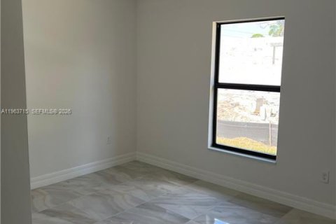 Снять в аренду виллу или дом в Лихай-Эйкерс, Флорида 3 спальни, 111.48м2, № 2025644 - фото 15