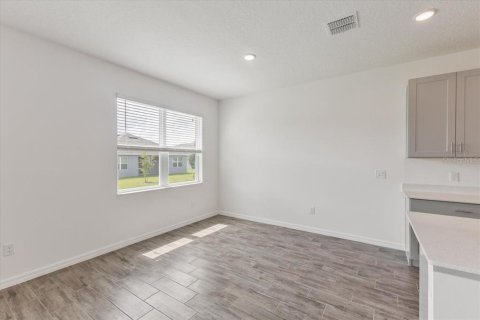 House in Tavares, Florida 4 bedrooms, 176.51 sq.m. № 1759884 - photo 7