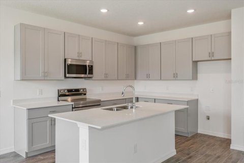 Casa en venta en Tavares, Florida, 4 dormitorios, 176.51 m2 № 1759884 - foto 2
