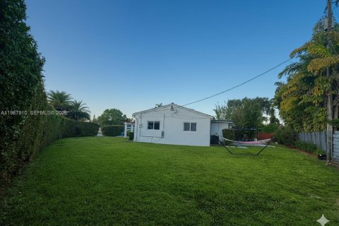 Casa en venta en Miami, Florida, 4 dormitorios, 206.15 m2 № 2029155 - foto 22