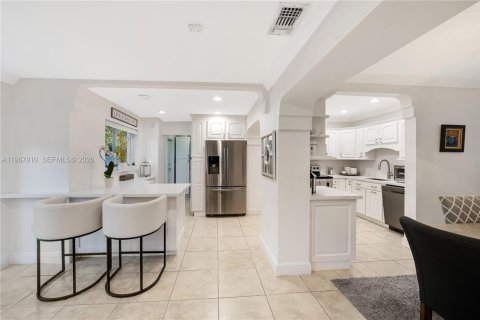 Casa en venta en Miami, Florida, 4 dormitorios, 206.15 m2 № 2029155 - foto 14