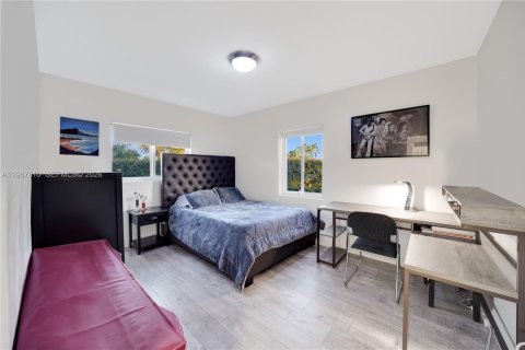 Casa en venta en Miami, Florida, 4 dormitorios, 206.15 m2 № 2029155 - foto 15
