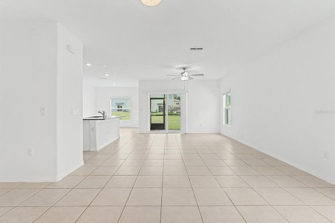 House in Zephyrhills, Florida 4 bedrooms, 192.59 sq.m. № 2359154 - photo 27