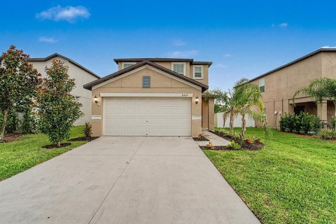 House in Zephyrhills, Florida 4 bedrooms, 192.59 sq.m. № 2359154 - photo 4