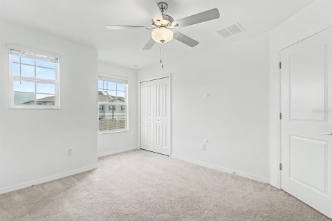 House in Zephyrhills, Florida 4 bedrooms, 192.59 sq.m. № 2359154 - photo 11