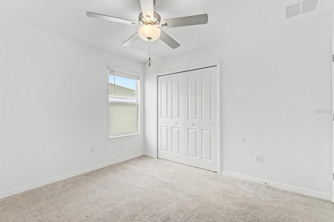House in Zephyrhills, Florida 4 bedrooms, 192.59 sq.m. № 2359154 - photo 10