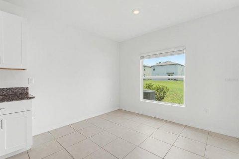 House in Zephyrhills, Florida 4 bedrooms, 192.59 sq.m. № 2359154 - photo 22