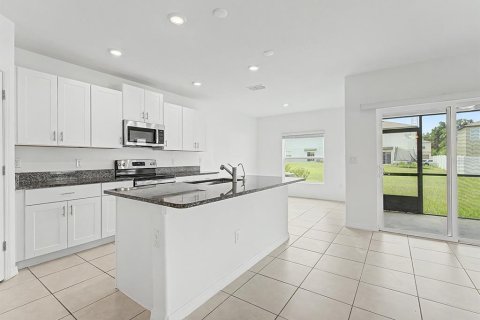 House in Zephyrhills, Florida 4 bedrooms, 192.59 sq.m. № 2359154 - photo 23