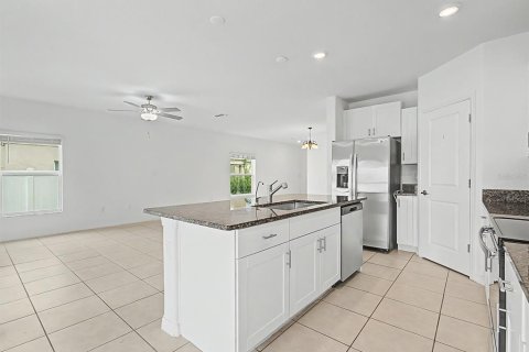 House in Zephyrhills, Florida 4 bedrooms, 192.59 sq.m. № 2359154 - photo 21