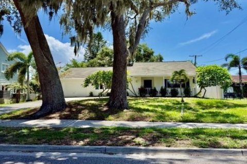 Villa ou maison à Tarpon Springs, Floride 3 chambres, 120.49 m2 № 2318490