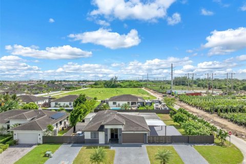 Casa en venta en Miami, Florida, 5 dormitorios, 192.31 m2 № 2382708 - foto 13
