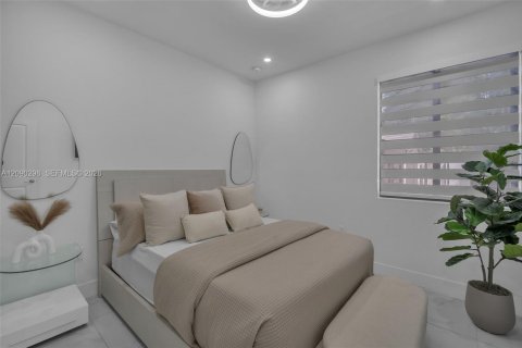 Casa en venta en Miami, Florida, 5 dormitorios, 192.31 m2 № 2382708 - foto 27