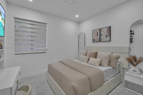 Casa en venta en Miami, Florida, 5 dormitorios, 192.31 m2 № 2382708 - foto 28