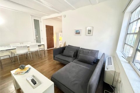 Condominio en venta en Miami Beach, Florida, 1 dormitorio, 45.8 m2 № 2042517 - foto 2