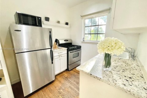 Condominio en venta en Miami Beach, Florida, 1 dormitorio, 45.8 m2 № 2042517 - foto 10