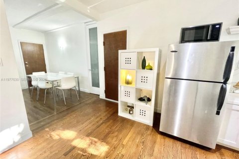 Condominio en venta en Miami Beach, Florida, 1 dormitorio, 45.8 m2 № 2042517 - foto 11