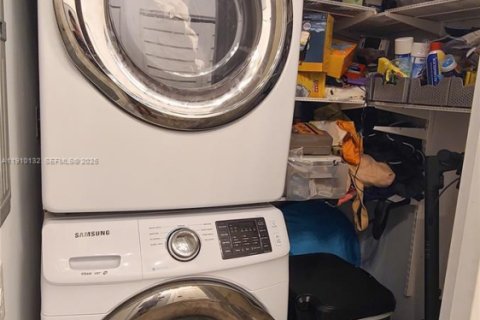 Купить кондоминиум в Майами, Флорида 2 спальни, 102.1м2, № 1986853 - фото 15