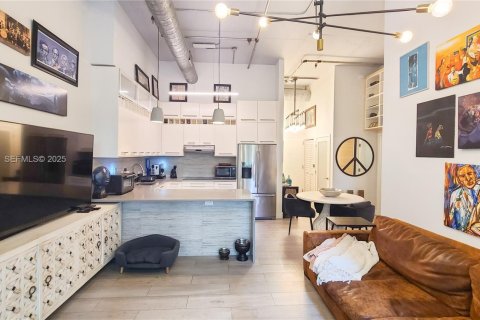 Купить кондоминиум в Майами, Флорида 2 спальни, 102.1м2, № 1986853 - фото 7