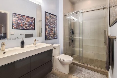 Купить кондоминиум в Майами, Флорида 2 спальни, 102.1м2, № 1986853 - фото 12