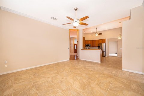 Villa ou maison à vendre à Oviedo, Floride: 3 chambres, 219.53 m2 № 2114093 - photo 10