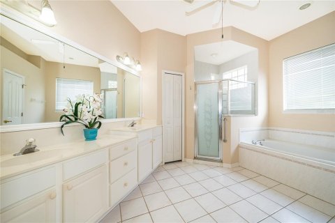 Villa ou maison à vendre à Oviedo, Floride: 3 chambres, 219.53 m2 № 2114093 - photo 16