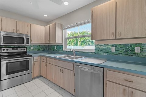 Купить виллу или дом в Кейп-Корал, Флорида 11 комнат, 235.79м2, № 1751033 - фото 23