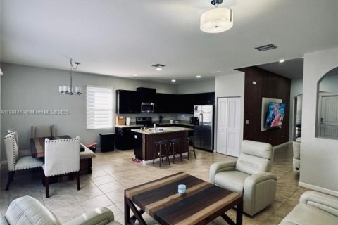 Villa ou maison à vendre à Homestead, Floride: 3 chambres, 156.45 m2 № 1955782 - photo 3