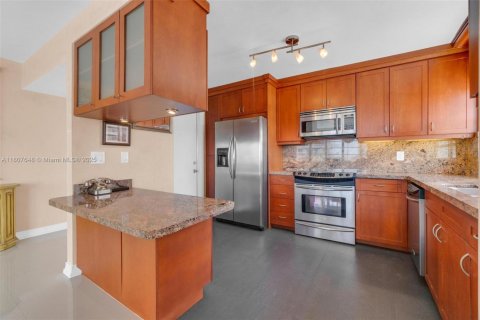 Condominio en venta en Hallandale Beach, Florida, 2 dormitorios, 109.62 m2 № 1749105 - foto 10
