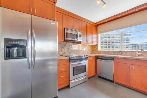 Condominio en venta en Hallandale Beach, Florida, 2 dormitorios, 109.62 m2 № 1749105 - foto 12