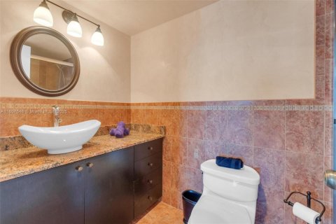 Condominio en venta en Hallandale Beach, Florida, 2 dormitorios, 109.62 m2 № 1749105 - foto 22