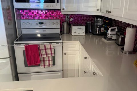 Condo in Margate, Florida, 2 bedrooms  № 1702013 - photo 2