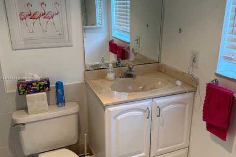 Condo in Margate, Florida, 2 bedrooms  № 1702013 - photo 16