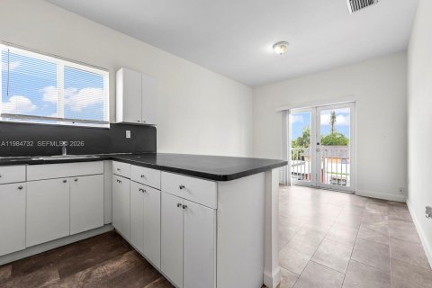 Commercial property in Florida City, Florida 274.06 sq.m. № 2045841 - photo 29