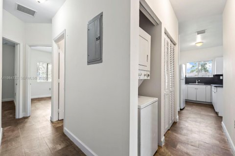 Commercial property in Florida City, Florida 274.06 sq.m. № 2045841 - photo 17