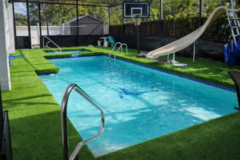 Casa en venta en Miami, Florida, 3 dormitorios, 167.97 m2 № 2007594 - foto 5