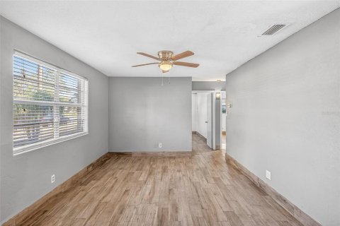 Casa en venta en South Daytona, Florida, 3 dormitorios, 118.17 m2 № 2094838 - foto 9