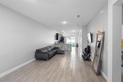 Duplex in Kissimmee, Florida 6 bedrooms, 220.18 sq.m. № 1634896 - photo 5