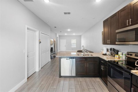 Duplex in Kissimmee, Florida 6 bedrooms, 220.18 sq.m. № 1634896 - photo 10