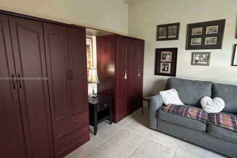 Condo in Weston, Florida, 1 bedroom  № 1953249 - photo 18